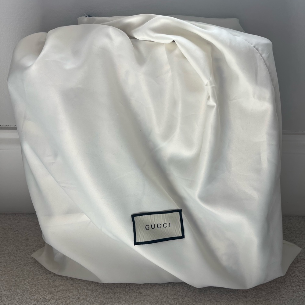 Gucci Blue and Cream Floral Tote Bag like new. - Picture 4 of 9